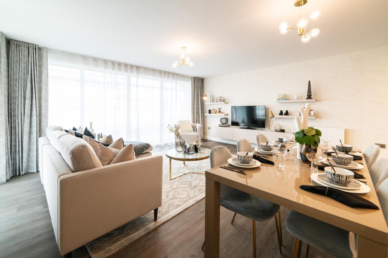 Seven Living Ashford - Modern And Spacious Apartments Exterior foto